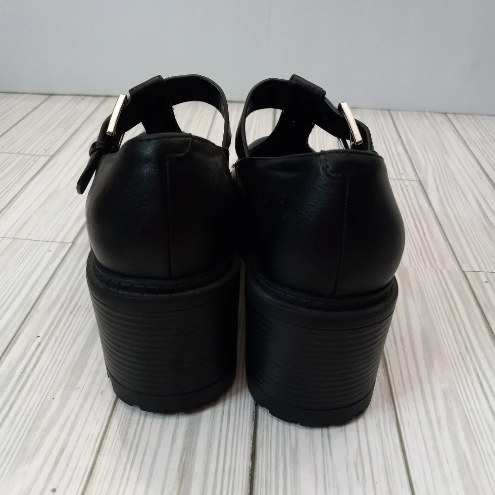 GBG Los Angeles Chunky Platform Mary Jane Shoes
